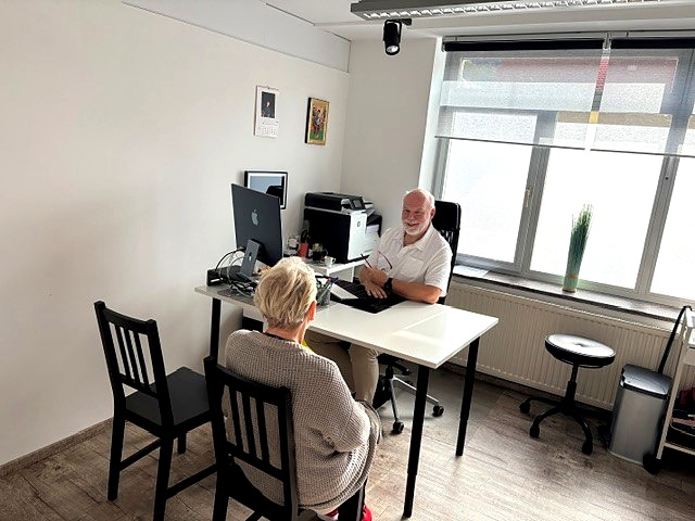 Einblick in das Sprechzimmer der Ordination Kindberg